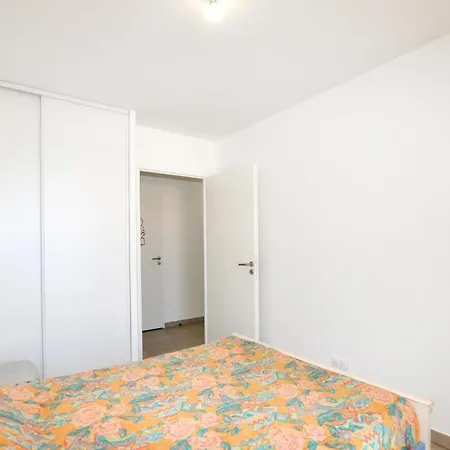Apartment Beautiful In En Roussillon