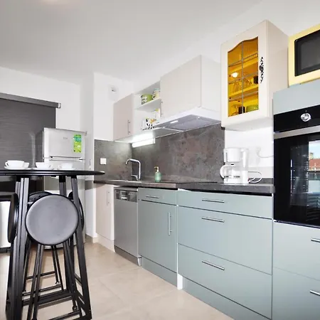 Beautiful In En Roussillon Apartment *