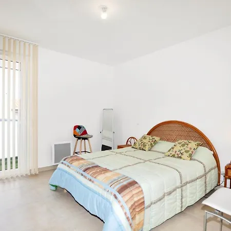 Beautiful In En Roussillon Appartement