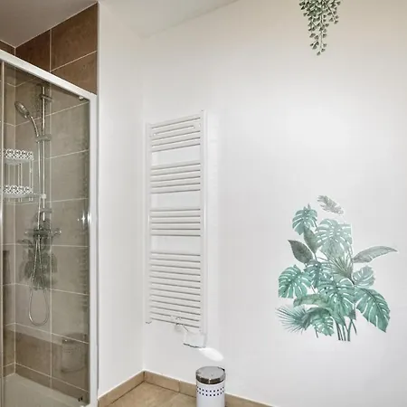 Апартаменты Cozy In En Roussillon