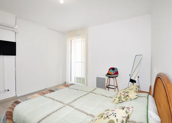 Cozy In En Roussillon קאנט אן רוסיון